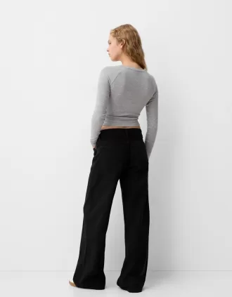 2-pack of long sleeve V-neck T-shirts 2-pack of long sleeve V-neck T-shirts