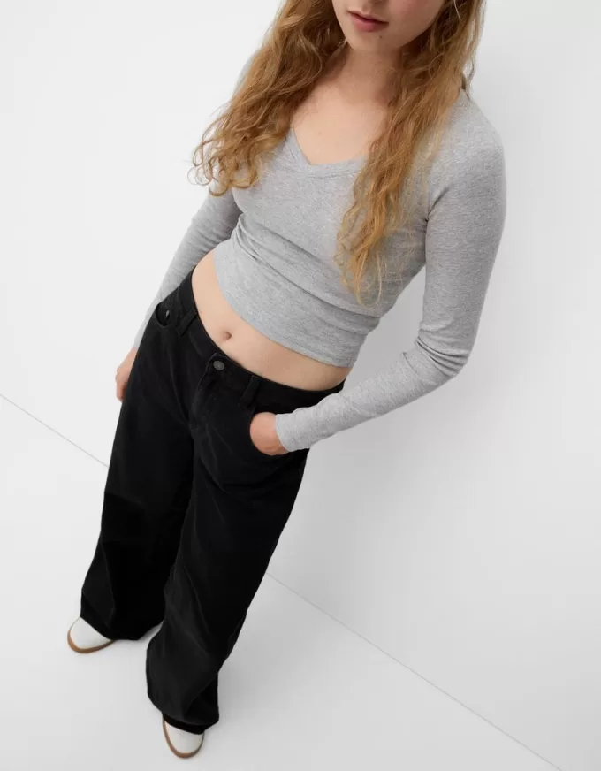 2-pack of long sleeve V-neck T-shirts 2-pack of long sleeve V-neck T-shirts