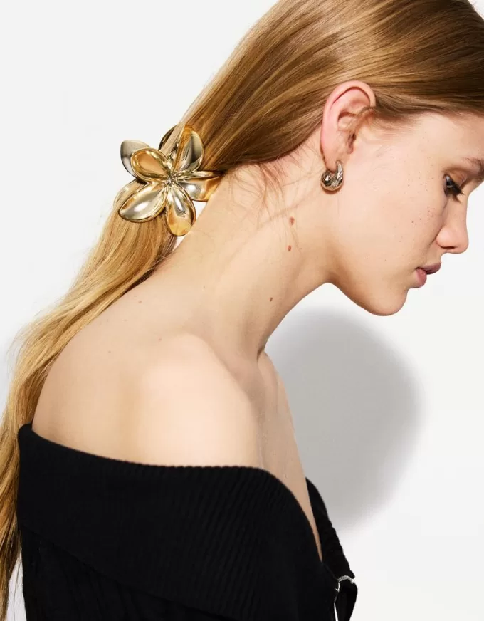 2-pack of metallic flower hair clips