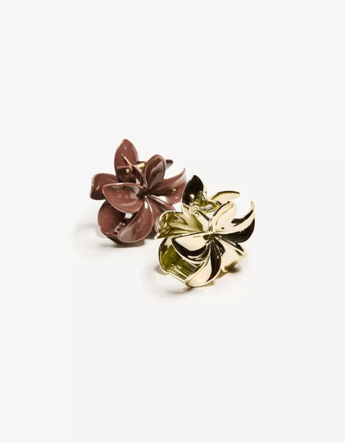 2-pack of metallic flower hair clips
