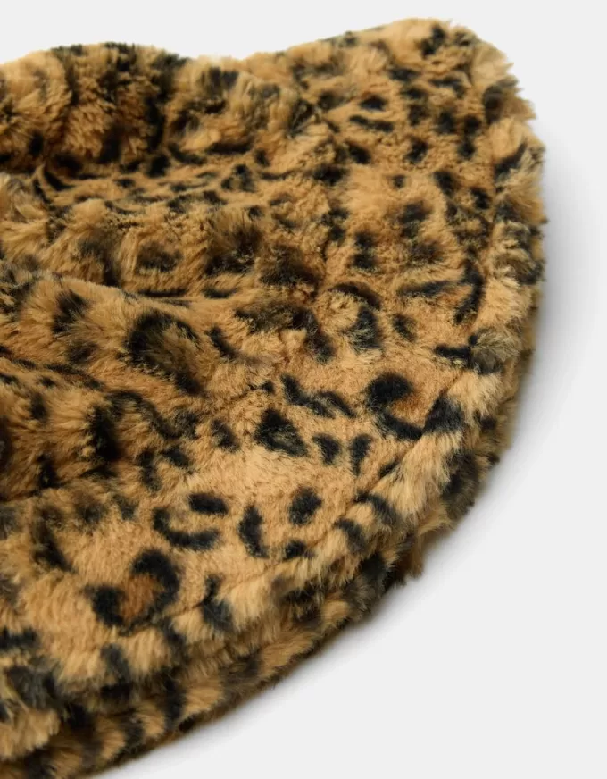 Animal print faux fur bucket hat Animal print faux fur bucket hat