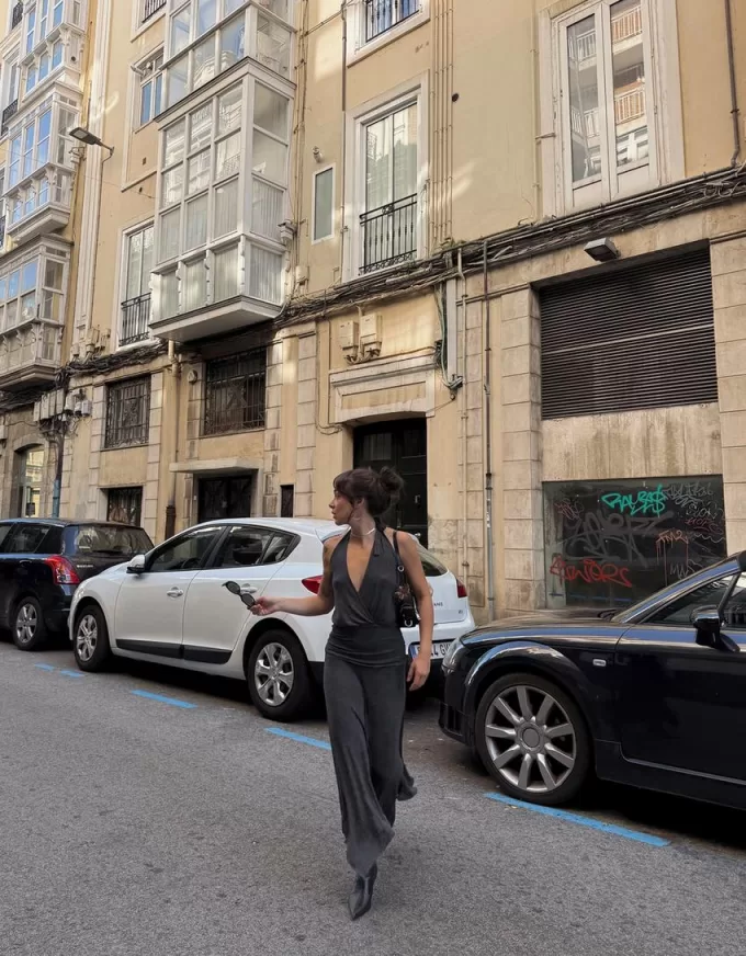 Asymmetric midi dress with ruffles Asymmetric midi dress with ruffles