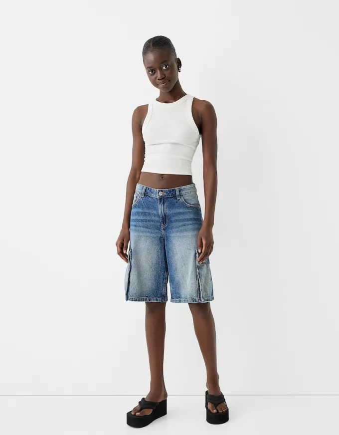 Baggy denim cargo Bermuda shorts