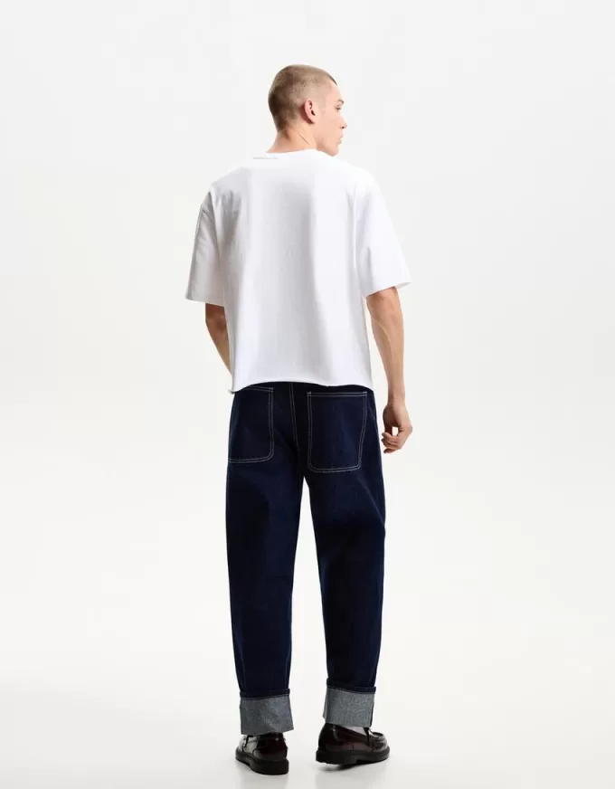 Baggy jeans with turn-up hems Baggy jeans with turn-up hems