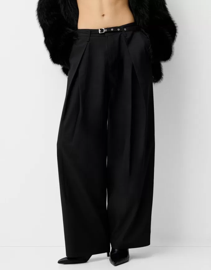 Balloon fit pants with belt Balloon fit pants with belt