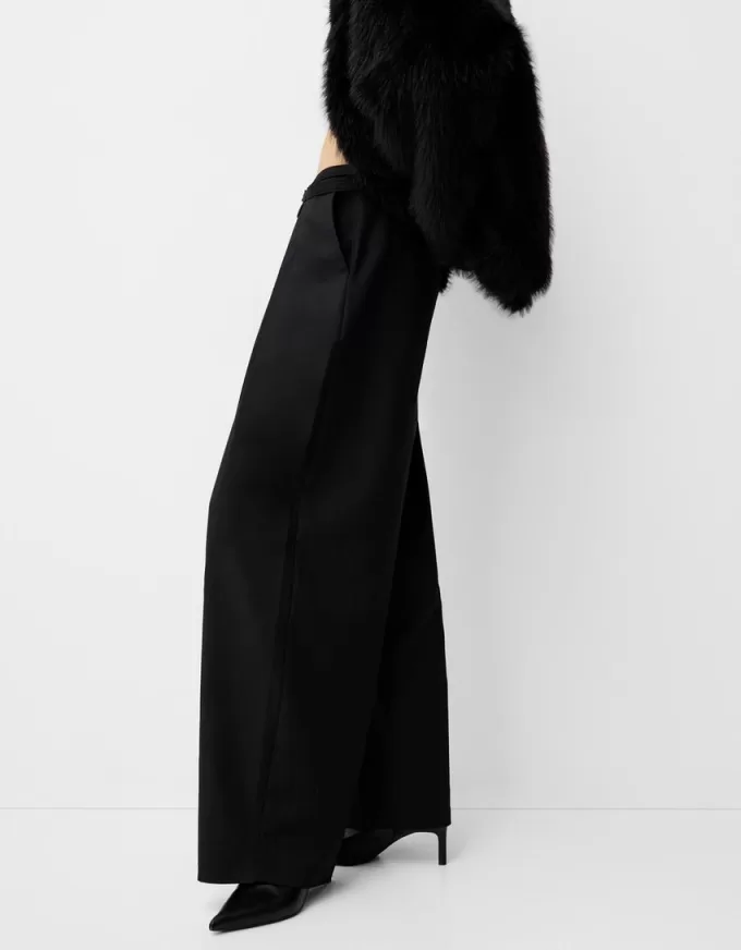 Balloon fit pants with belt Balloon fit pants with belt