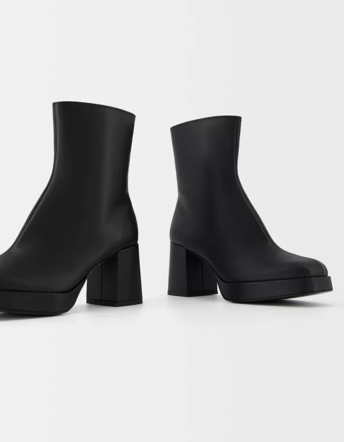 Block heel platform ankle boots