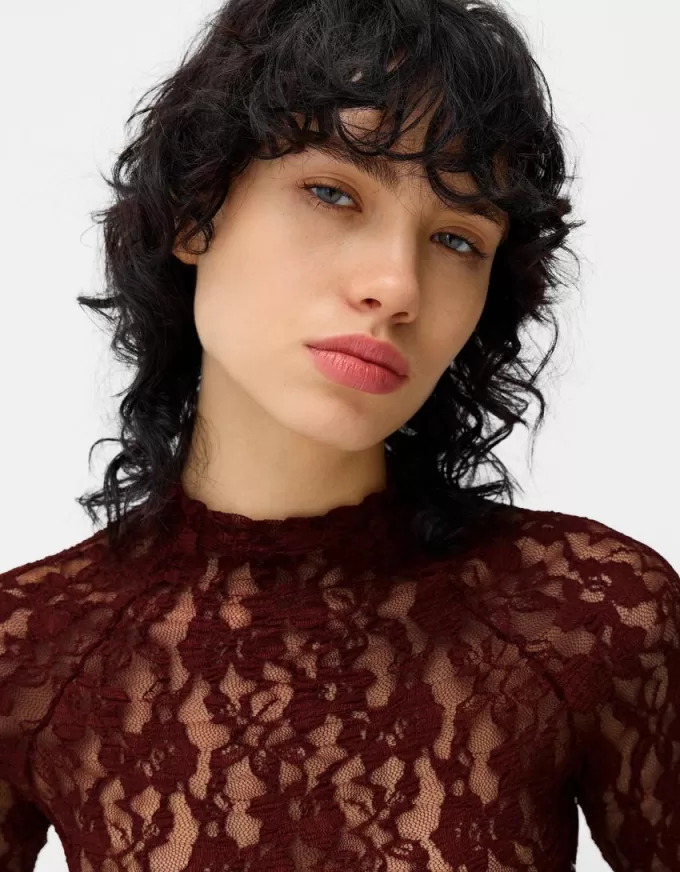 Blonde lace high neck long sleeve T-shirt Blonde lace high neck long sleeve T-shirt