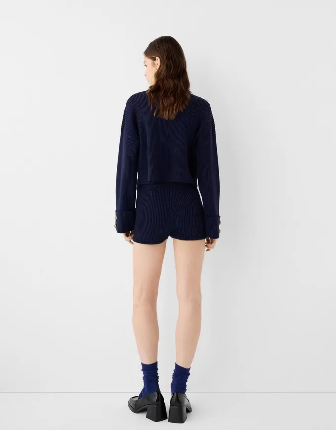 Buttoned shorts Buttoned shorts