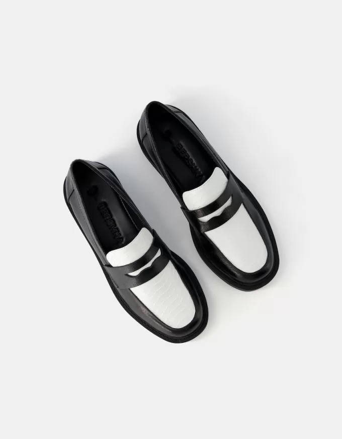 Contrast loafers