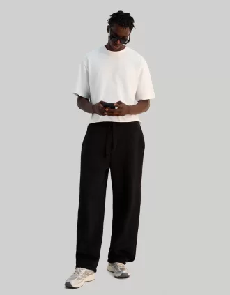 Contrasting sneakers