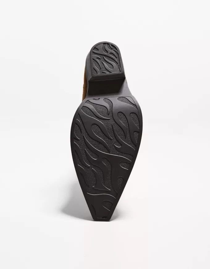 Cowboy ankle boots with metallic toe Cowboy ankle boots with metallic toe