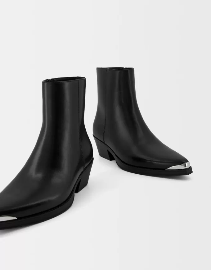 Cowboy ankle boots with metallic toe Cowboy ankle boots with metallic toe