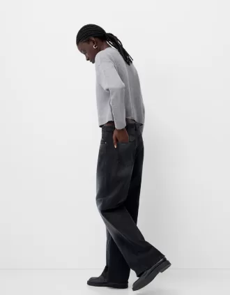 Cropped V-neck sweater