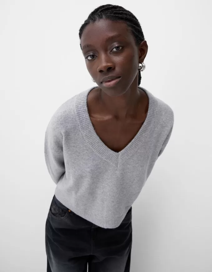 Cropped V-neck sweater