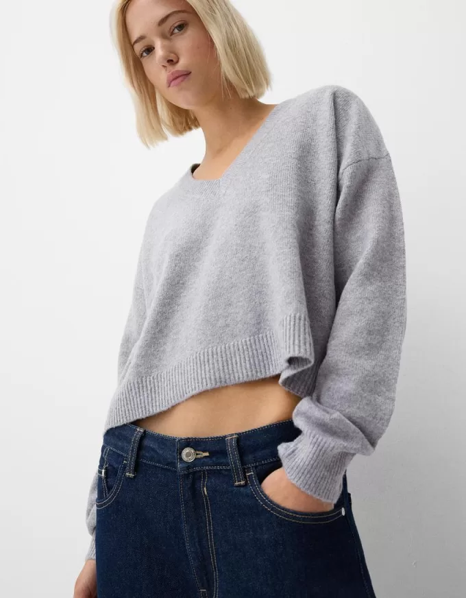Cropped V-neck sweater