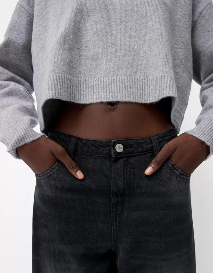 Cropped V-neck sweater