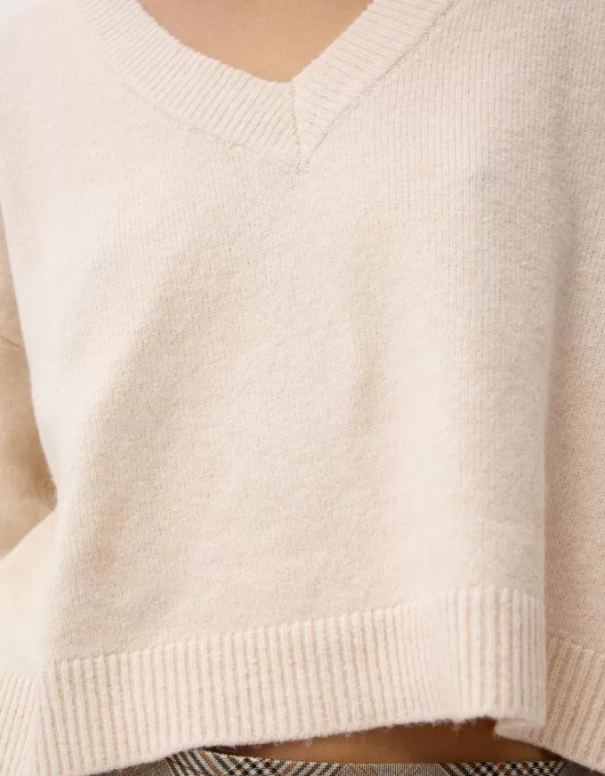 Cropped V-neck sweater