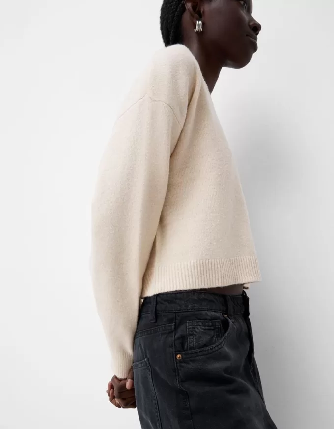 Cropped V-neck sweater