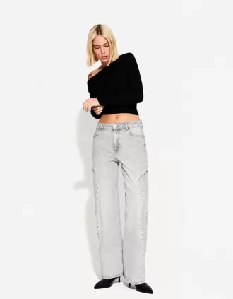 Embroidered baggy jeans