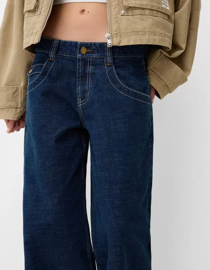 Embroidered boyfriend jeans