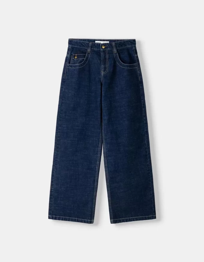 Embroidered boyfriend jeans