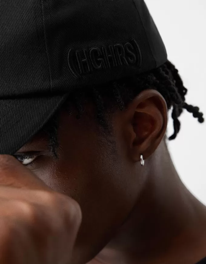 Embroidered cap Embroidered cap