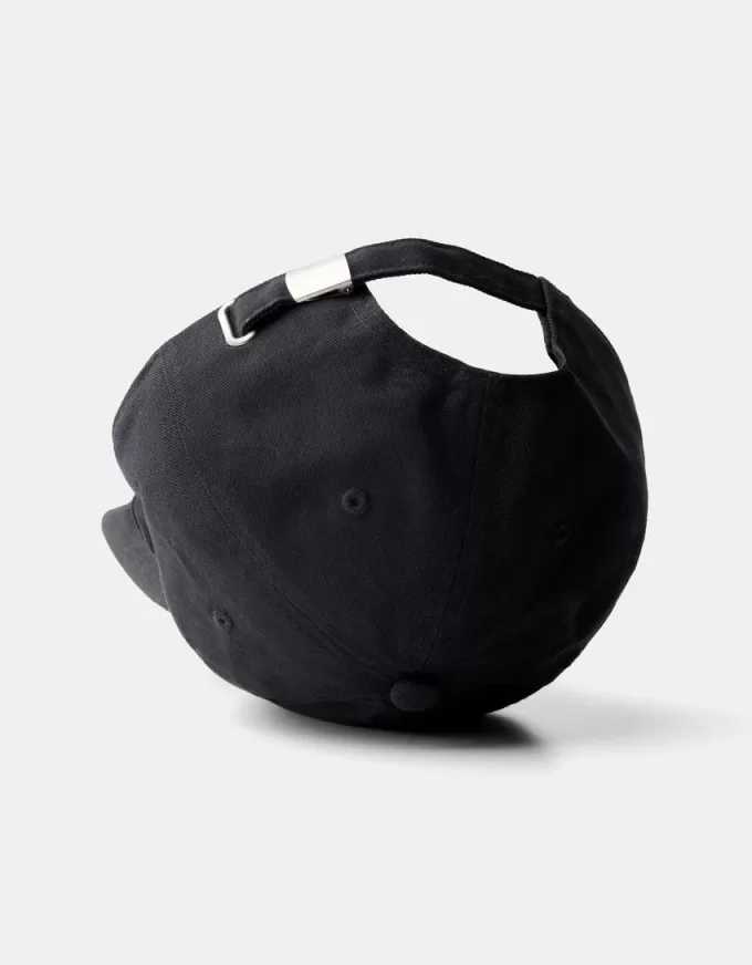 Embroidered cap Embroidered cap