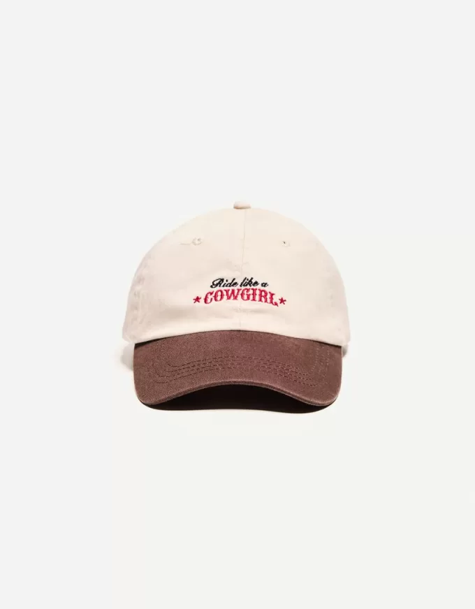 Embroidered cap Embroidered cap