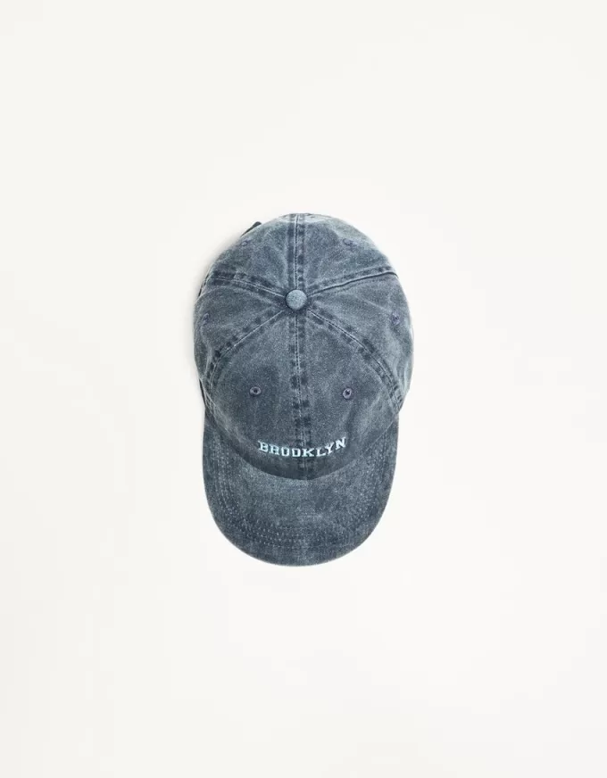 Embroidered cap Embroidered cap