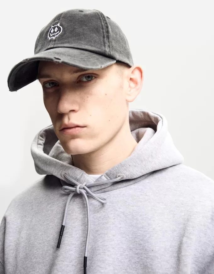 Embroidered ripped cap Embroidered ripped cap