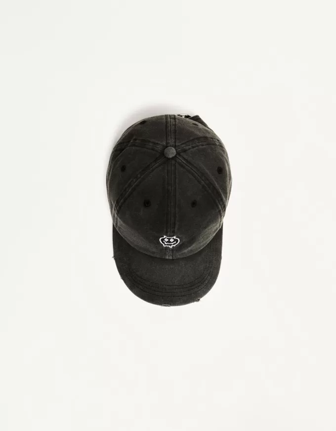 Embroidered ripped cap Embroidered ripped cap