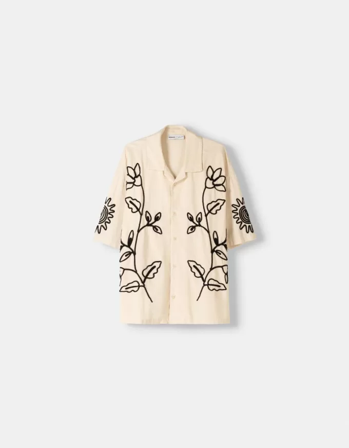Embroidered short sleeve shirt