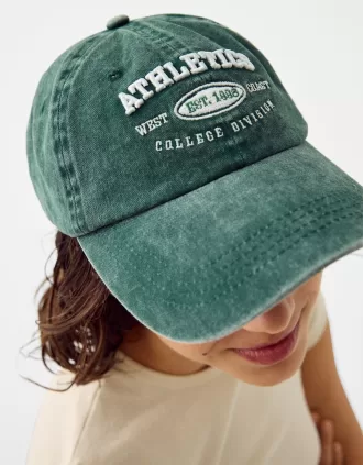 Faded cap with embroidery Faded cap with embroidery