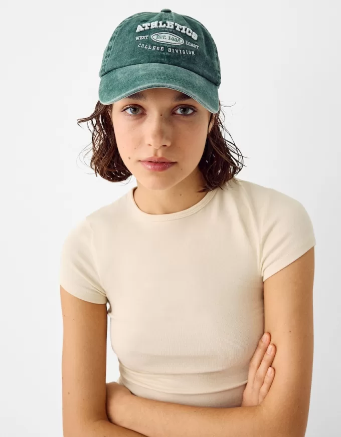 Faded cap with embroidery Faded cap with embroidery