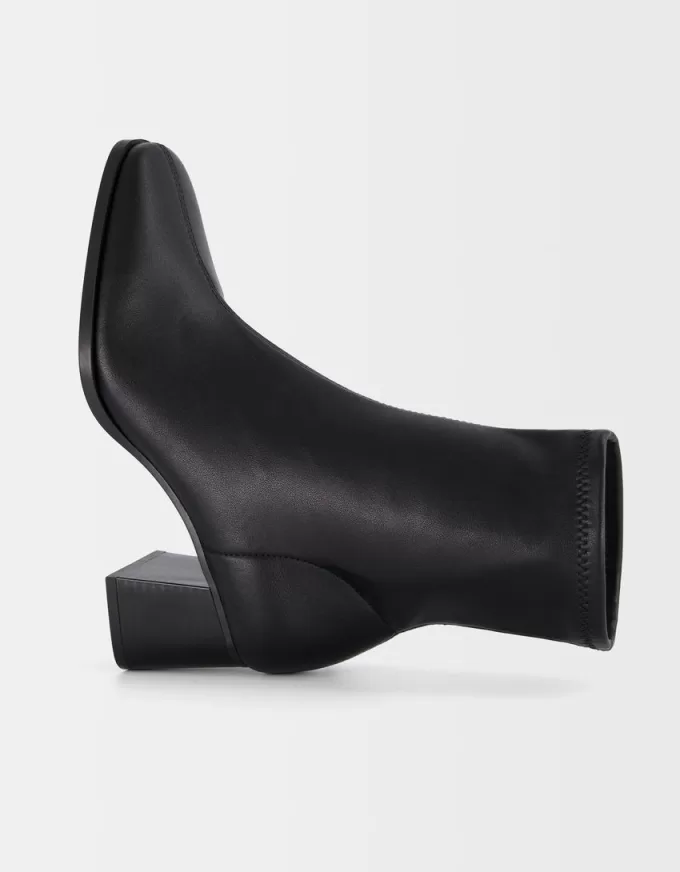 Fitted block-heel ankle boots Fitted block-heel ankle boots