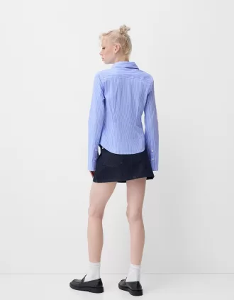 Fitted shirt with flared sleeves