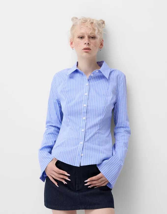 Fitted shirt with flared sleeves Fitted shirt with flared sleeves
