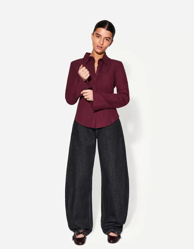 Fitted shirt with flared sleeves Fitted shirt with flared sleeves