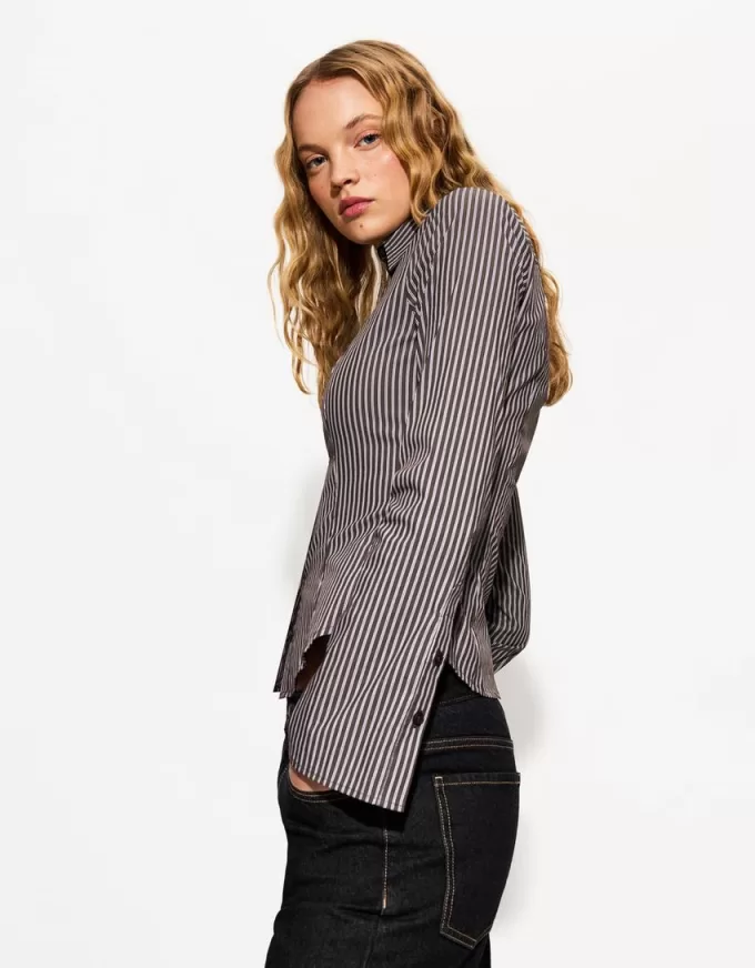 Fitted shirt with flared sleeves Fitted shirt with flared sleeves