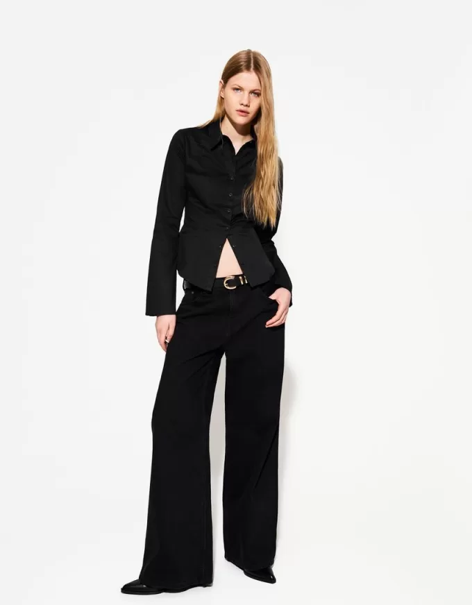 Fitted shirt with flared sleeves Fitted shirt with flared sleeves