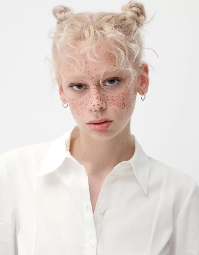 Fitted shirt with flared sleeves Fitted shirt with flared sleeves