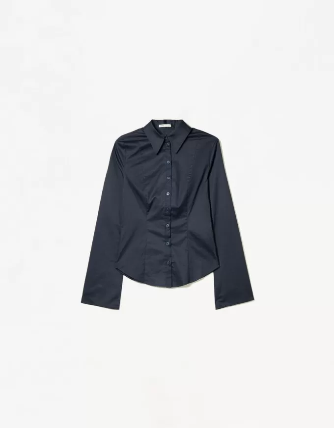 Fitted shirt with flared sleeves Fitted shirt with flared sleeves