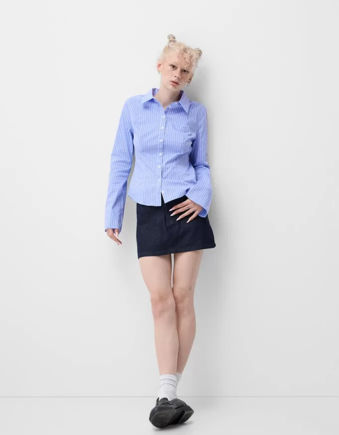 Fitted shirt with flared sleeves Fitted shirt with flared sleeves
