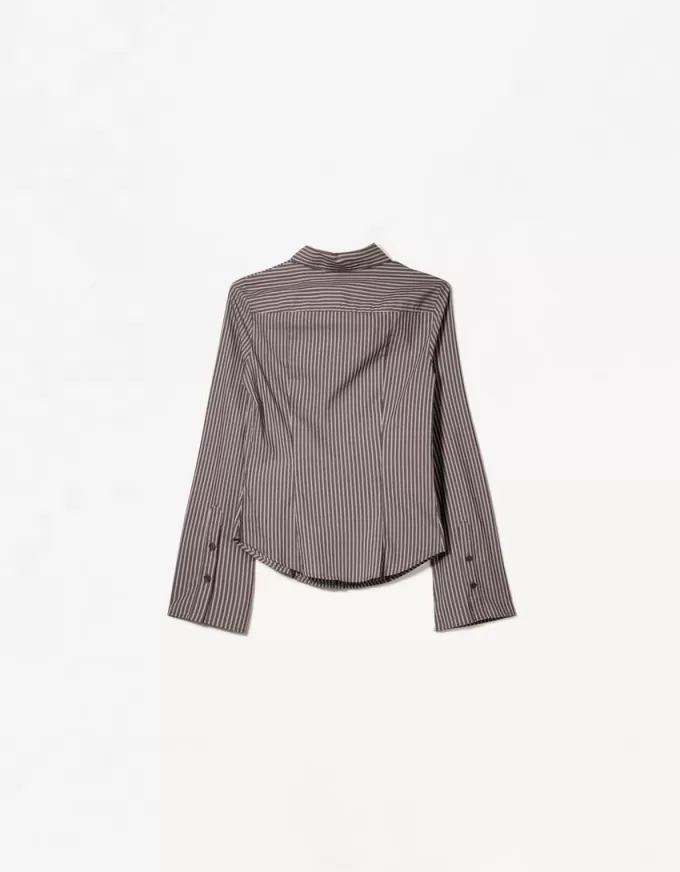 Fitted shirt with flared sleeves Fitted shirt with flared sleeves