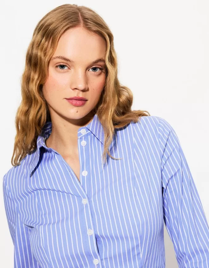 Fitted shirt with flared sleeves Fitted shirt with flared sleeves