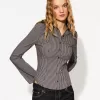 Fitted shirt with flared sleeves Fitted shirt with flared sleeves