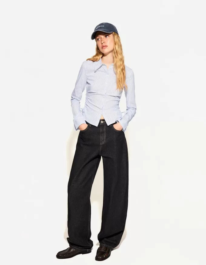 Fitted shirt with gathering Fitted shirt with gathering