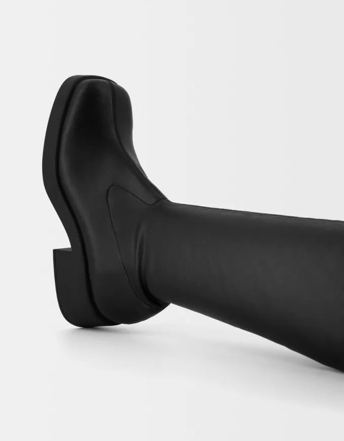 Flat fitted boots Flat fitted boots