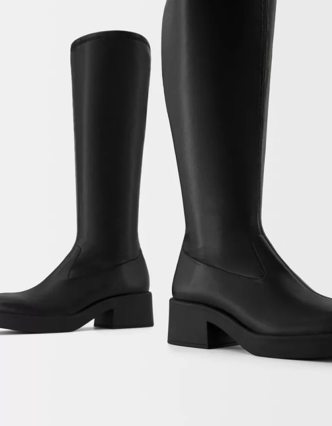 Flat fitted boots Flat fitted boots